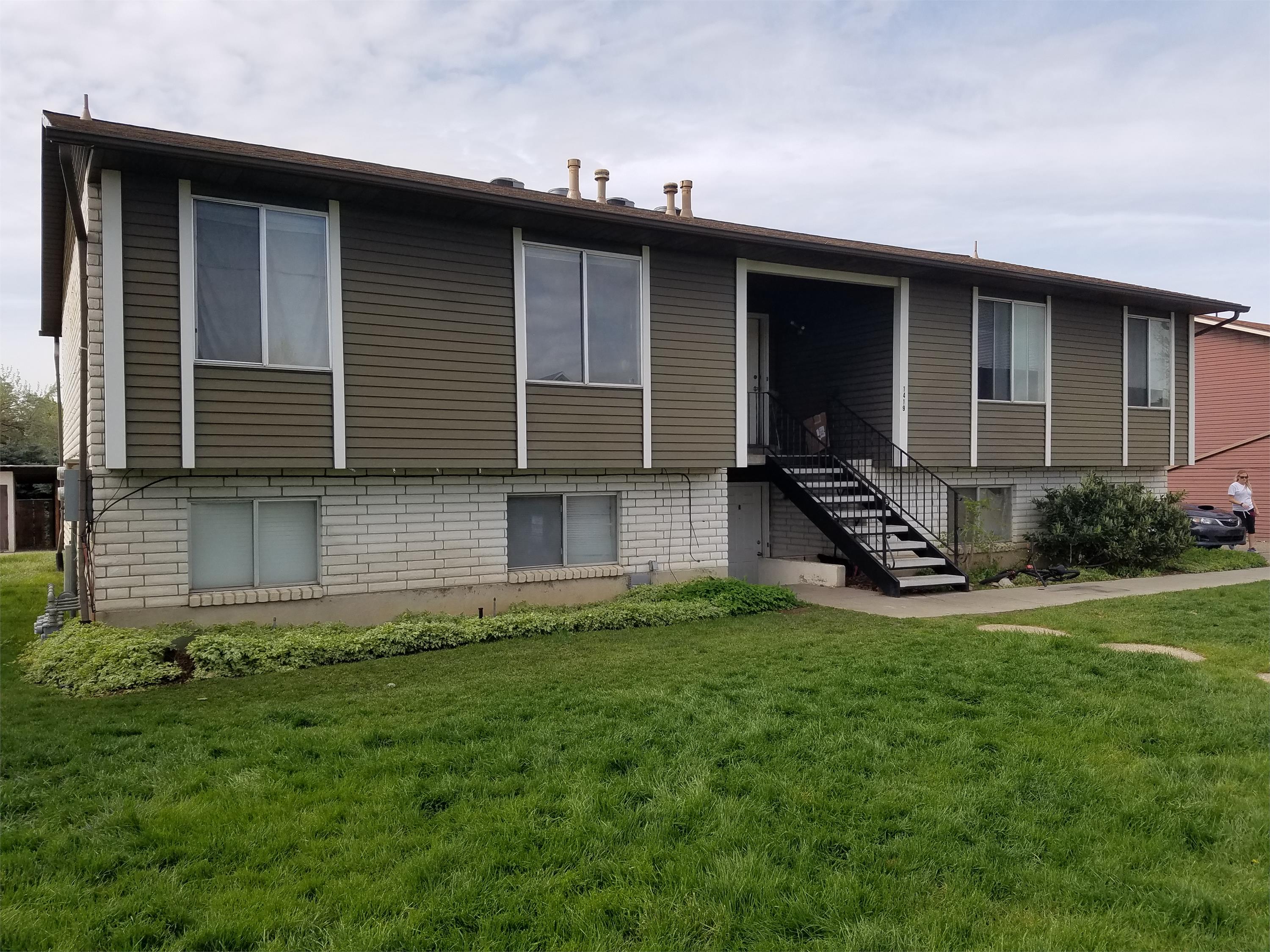 1419 W 1650 N -4